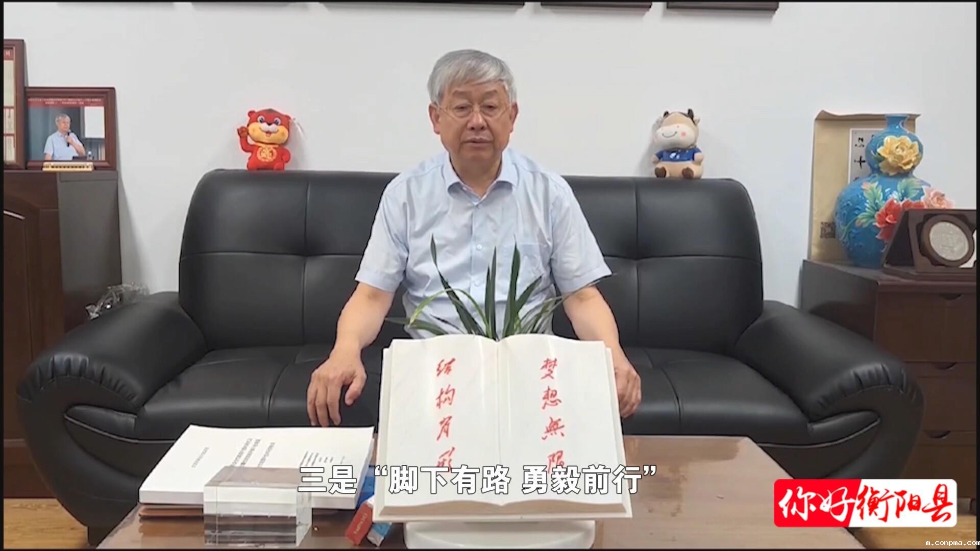 81bcf43873c2ada475645cb01f61b9487f8e1d861757466492180